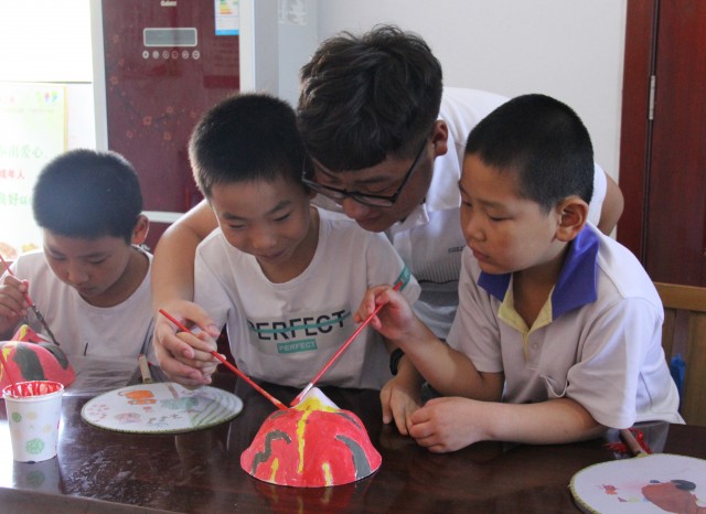 画京剧脸谱幼儿园简单易学,画脸谱学校社团