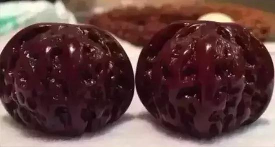 老核桃的种类及辨别,盘了几十年的老核桃长什么样