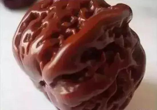 老核桃的种类及辨别,盘了几十年的老核桃长什么样