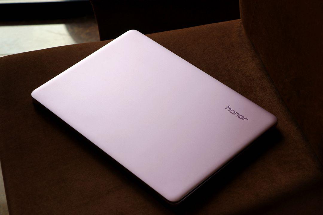 轻薄便携超强性能不抢购,荣耀MagicBook定价实惠