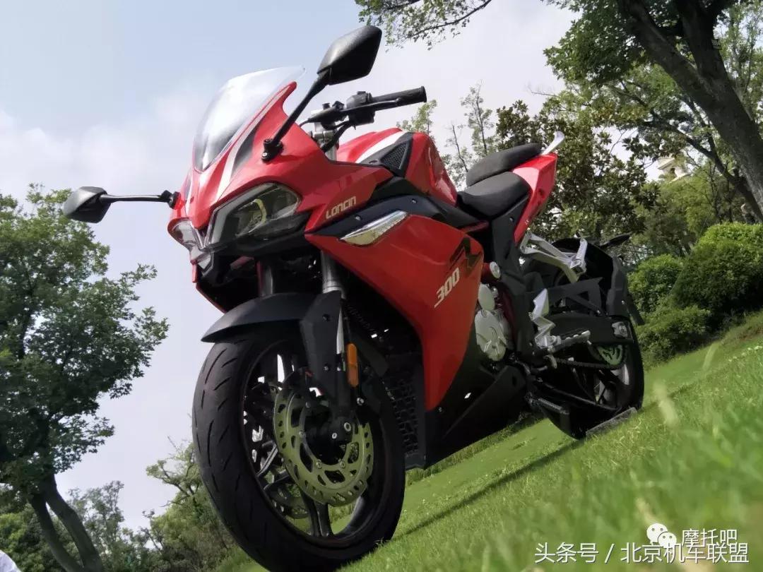 无极300rr和无极250rr选哪个,无极300r和300rr哪个值得入手