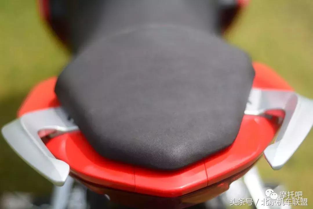 无极300rr和无极250rr选哪个,无极300r和300rr哪个值得入手