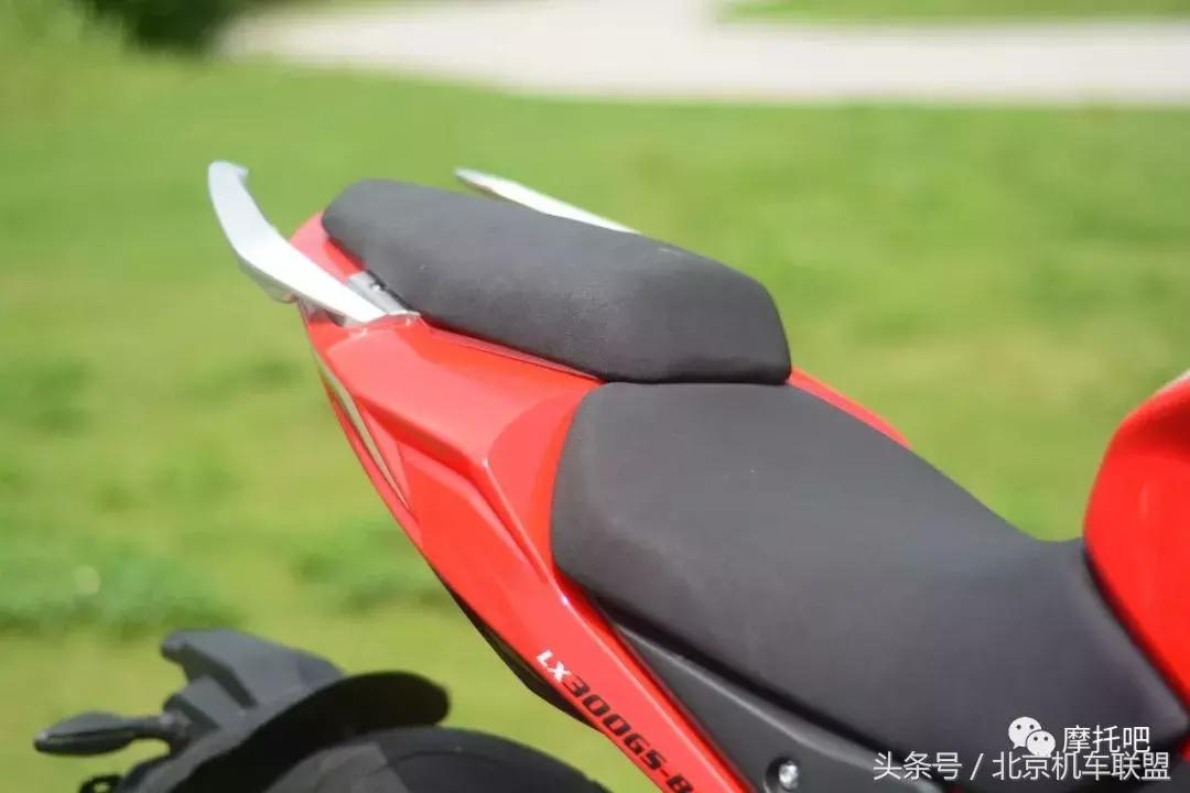 无极300rr和无极250rr选哪个,无极300r和300rr哪个值得入手