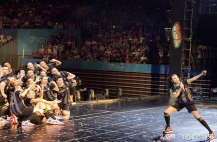 莫文蔚惊艳跳舞视频,莫文蔚演唱会秀身材原视频