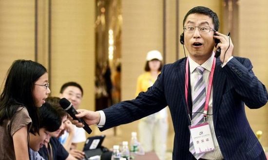 白岩松说不踢足球,白岩松谈足球是世界第一运动