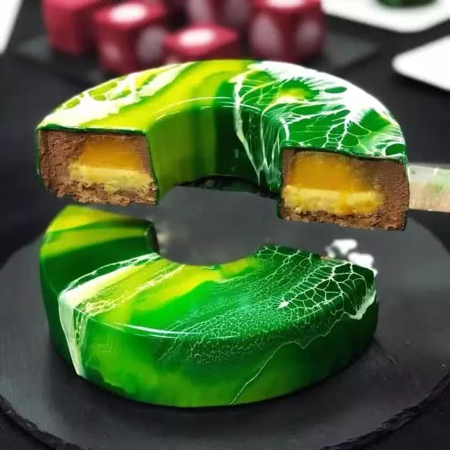 超级惊艳的蛋糕图片,超级惊艳的艺术蛋糕