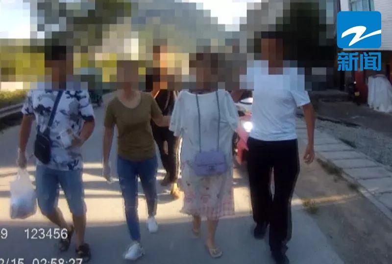 47岁妇人靠美颜工具做网络淫秽直播，不出门不睡觉，还做着另一个勾当