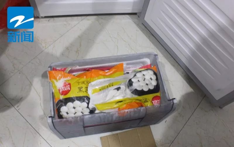 47岁妇人靠美颜工具做网络淫秽直播，不出门不睡觉，还做着另一个勾当