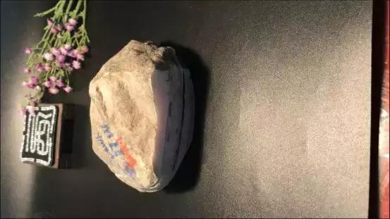 水翻砂紫罗兰翡翠原石,会卡翡翠原石脱沙料