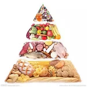 23岁姑娘撩起上衣，妈妈一看急疯了！暑假孩子一窝蜂看这病，再晚要吃大苦头！