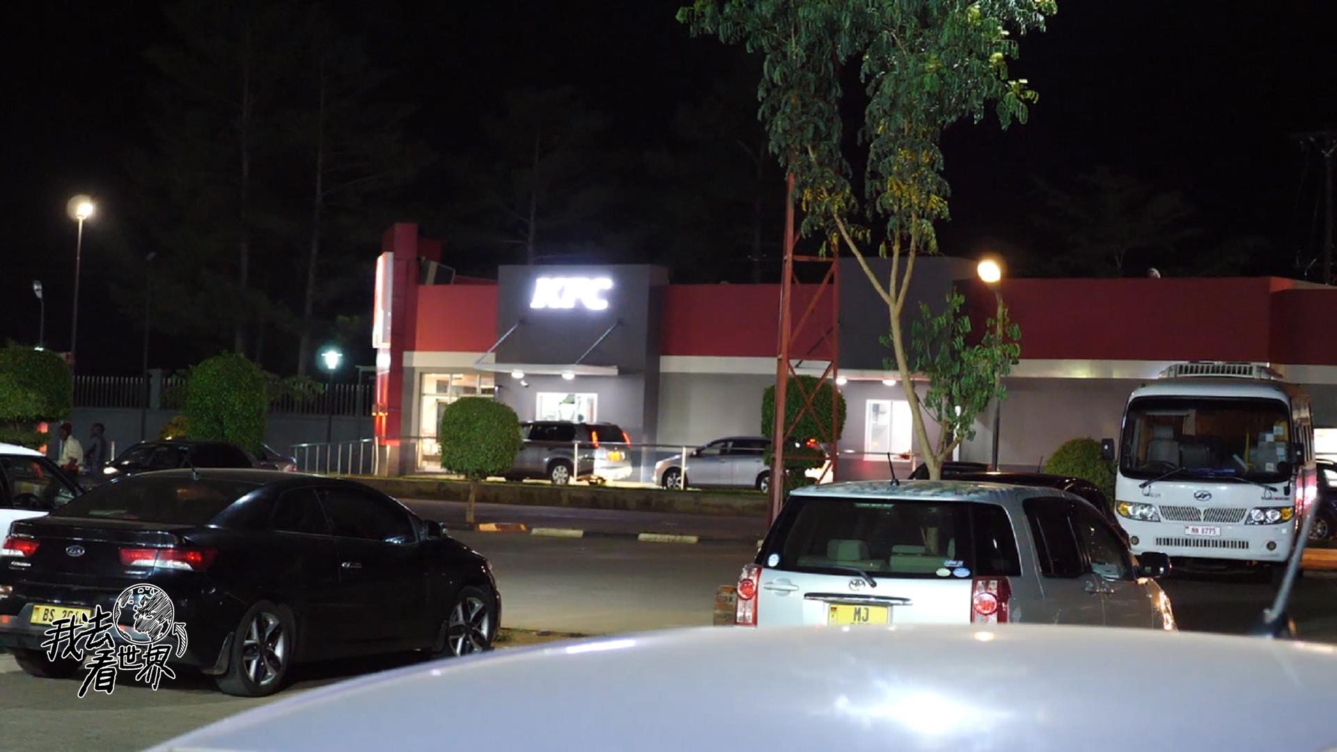 非洲肯德基加盟费1000万,人均工资仅300元,非洲人爱去吗?