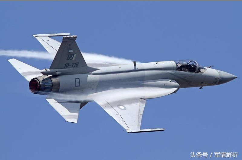 枭龙战机斩获非洲订单，价格为F16的五分之一，未来或造上千架