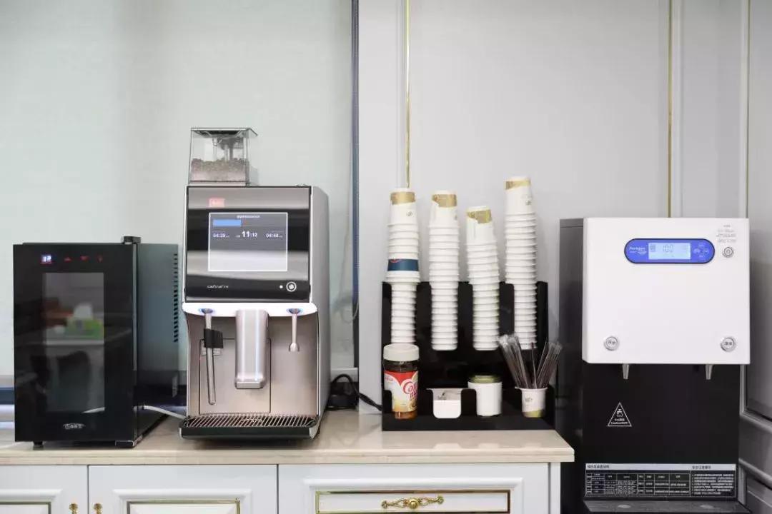 “后悔没早点来这里！”36国老外打飞的赶来，杭州这家医院太神奇