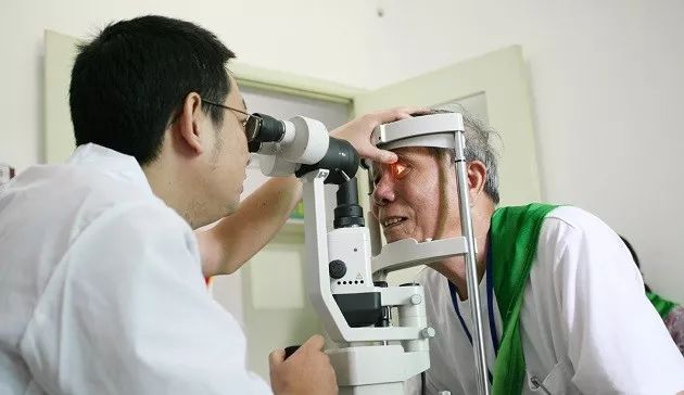 康复知识来啦！白内障的复明与手术