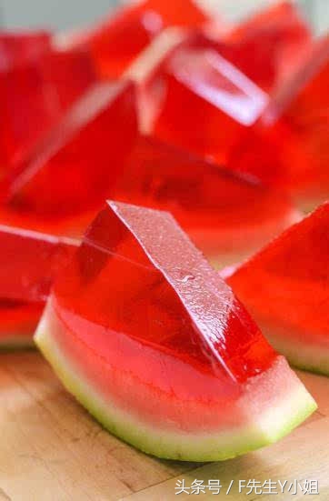 夏季西瓜的正确吃法,西瓜的吃法大全简单又好吃