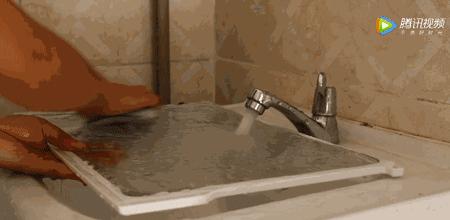 冰箱里放一百元钱有什么作用,冰箱放钞票有什么妙用