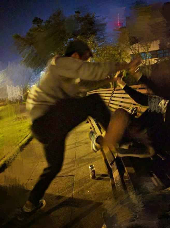 把崂山白花蛇草水放进雪碧瓶子里,格瓦斯搭配茶