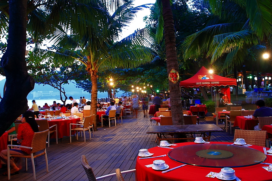 去三亚旅行一个人要花多少钱,一个人一万元去三亚玩