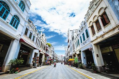 去三亚旅行一个人要花多少钱,一个人一万元去三亚玩