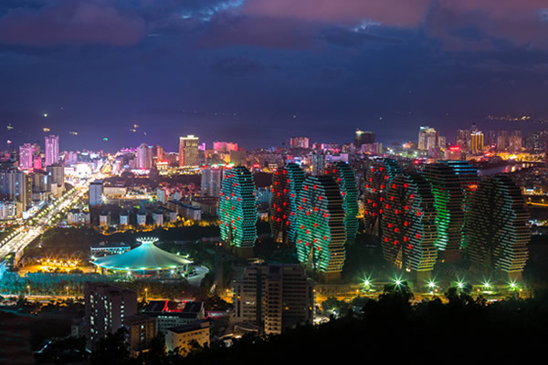 去三亚旅行一个人要花多少钱,一个人一万元去三亚玩