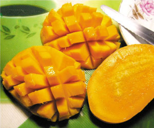 去三亚旅行一个人要花多少钱,一个人一万元去三亚玩