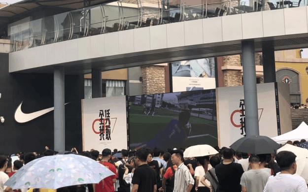 校园足球比赛致敬c罗,中国青少年足球联赛c罗