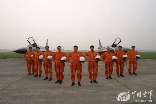 歼10首席试飞员,雷强试飞歼10视频