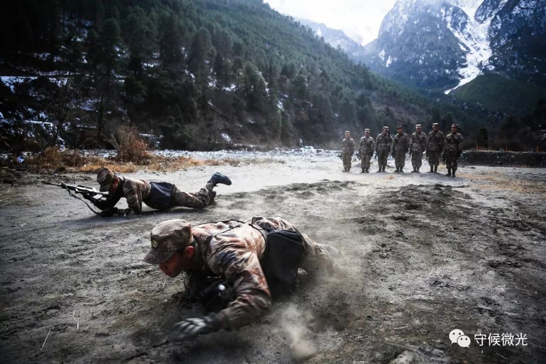 品图:大国末梢的站立者