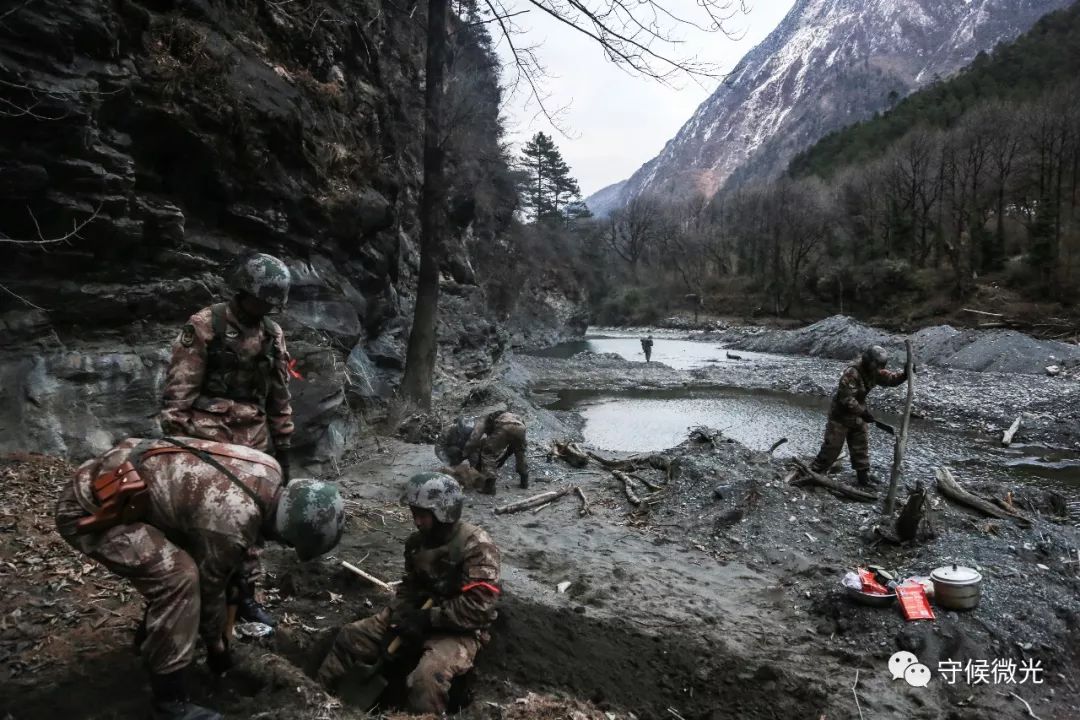 品图:大国末梢的站立者