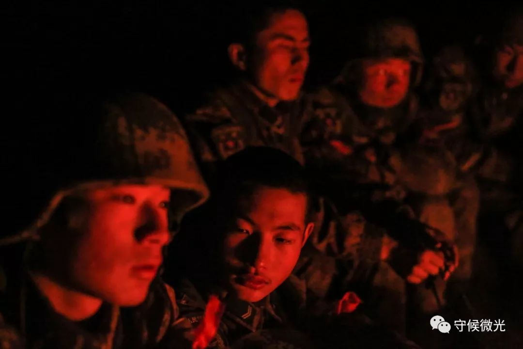 品图:大国末梢的站立者