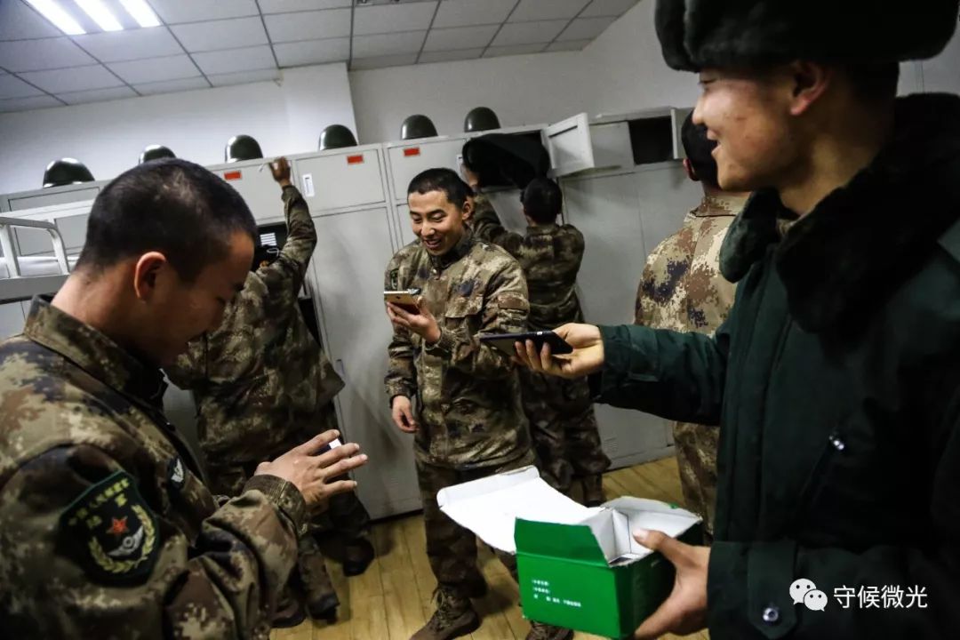 品图:大国末梢的站立者