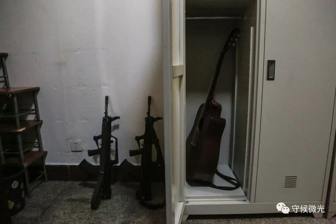 品图:大国末梢的站立者