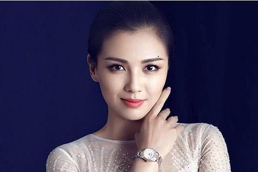 女人哪里有痣容易犯桃花,女人这几个部位长痣败坏婚姻