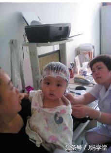 小孩摔倒磕到头怎么正确处理,孩子摔倒碰到头后父母的正确做法