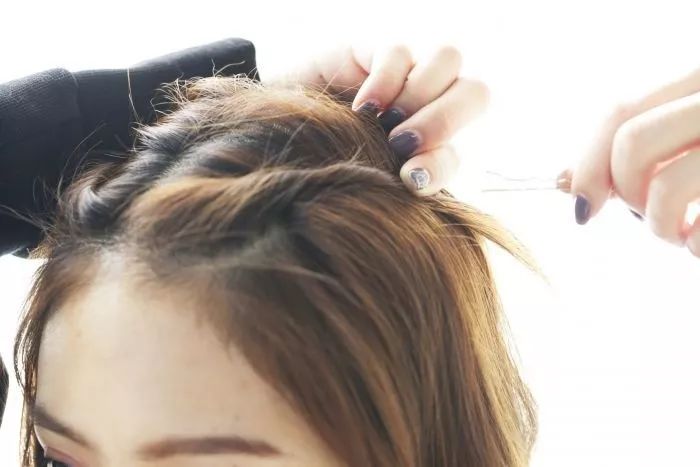 刘海半长不短怎么办,刘海尴尬期怎么扎发型半长不短