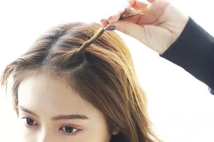 刘海半长不短怎么办,刘海尴尬期怎么扎发型半长不短