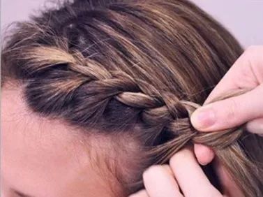 刘海半长不短怎么办,刘海尴尬期怎么扎发型半长不短