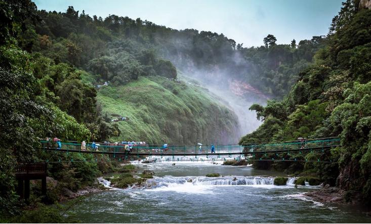 德天瀑布和黄果树瀑布哪个更壮观,中国最大瀑布黄果树瀑布美景分享