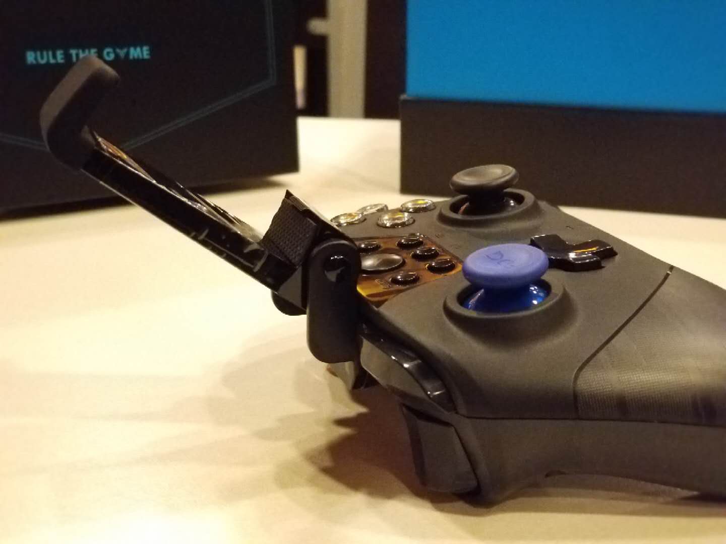 飞智黑武士x8pro有2.4g嘛,飞智黑武士x8pro有哪些模式