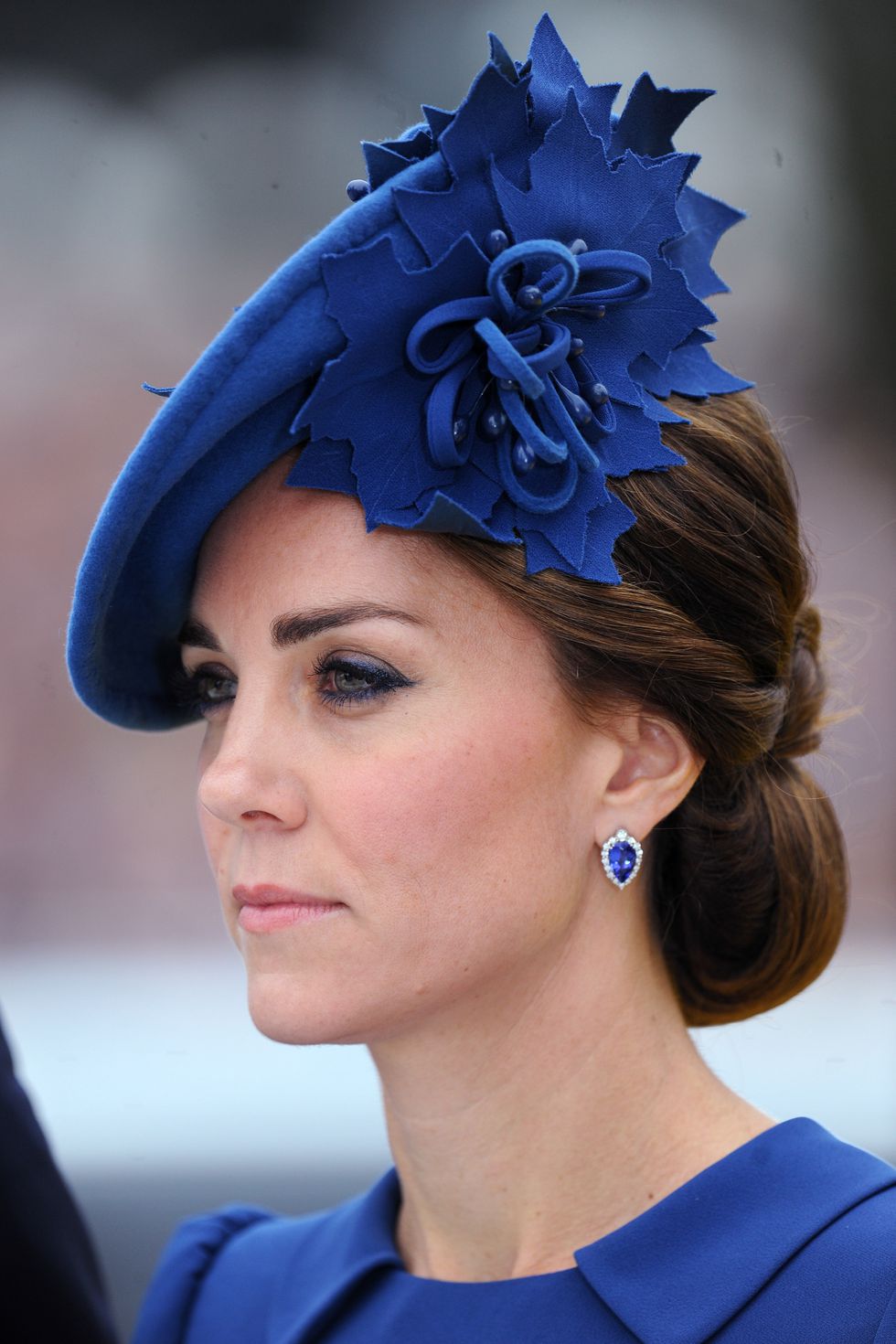 英国女王使用化妆品,女王用裸色口红