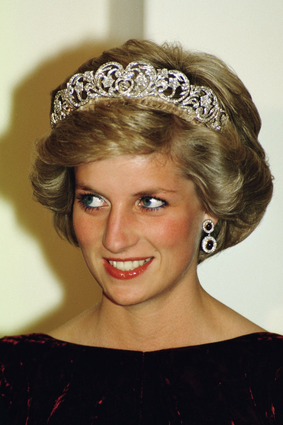 英国女王使用化妆品,女王用裸色口红