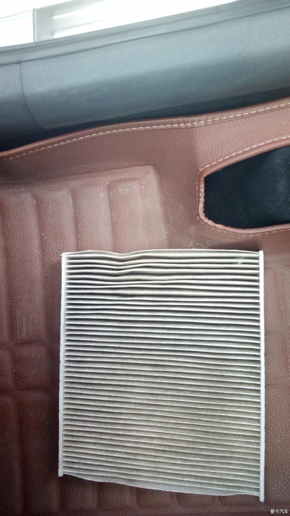 桑塔纳空调滤芯更换教程,自己动手换空调滤芯17款