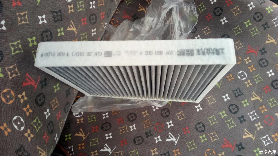 桑塔纳空调滤芯更换教程,自己动手换空调滤芯17款
