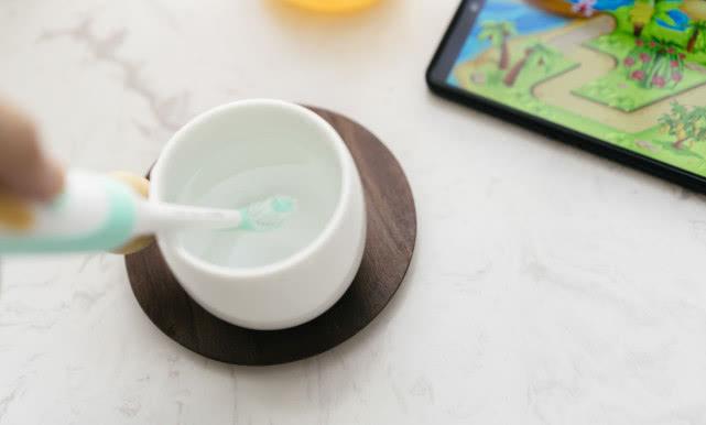 做孩子的刷牙启蒙老师：素士儿童电动牙刷
