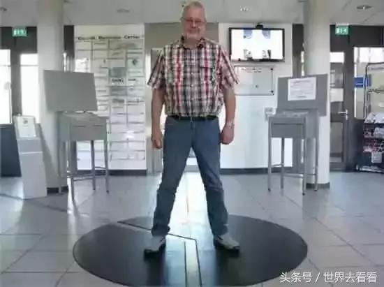 盘点十大奇葩国界线视频,中国和老挝最奇葩的国界线