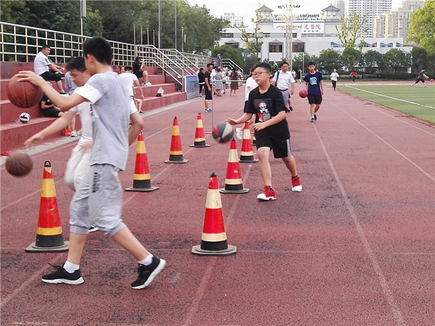 淮安外国语学校：美丽的淮外欢迎您，开放的淮外等待您