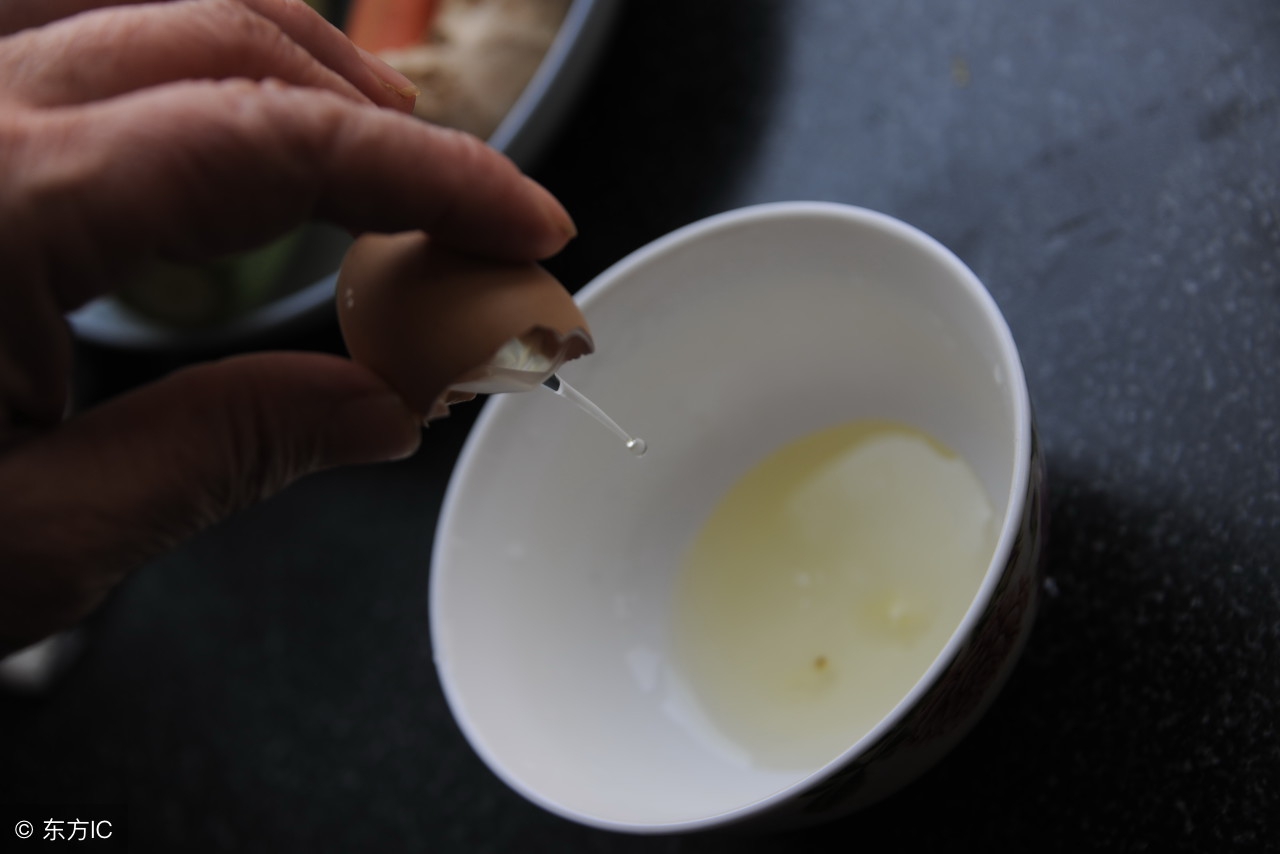 满脸痘痘和痘印不去医院怎么去除,满脸痘印怎么治学生