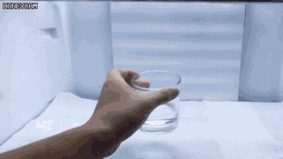 夏天冰箱不是很制冷怎么回事,夏天冰箱不制冷放热水就好了