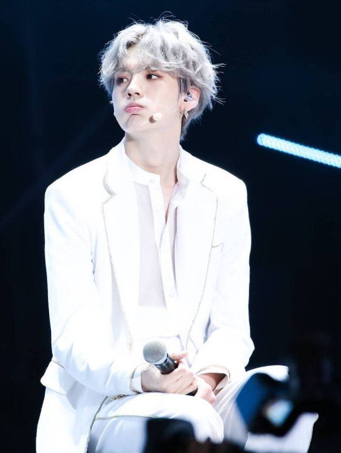 毕雯珺怼六个队友,毕雯珺自己看自己的戏被队友起哄