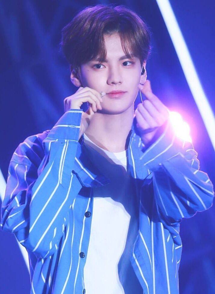 毕雯珺怼六个队友,毕雯珺自己看自己的戏被队友起哄